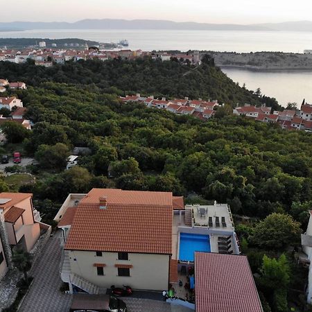 Apartman "Sabine Red" With Heated Pool Omišalj Exterior foto