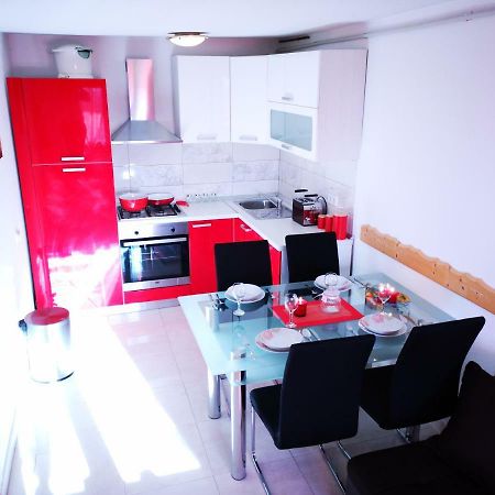 Apartman "Sabine Red" With Heated Pool Omišalj Exterior foto