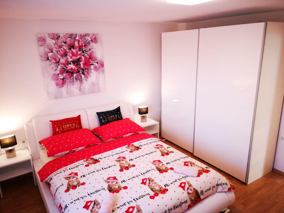 Apartman "Sabine Red" With Heated Pool Omišalj Exterior foto