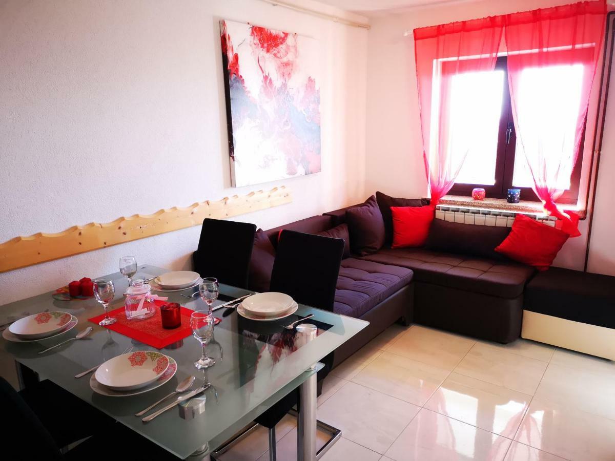 Apartman "Sabine Red" With Heated Pool Omišalj Exterior foto